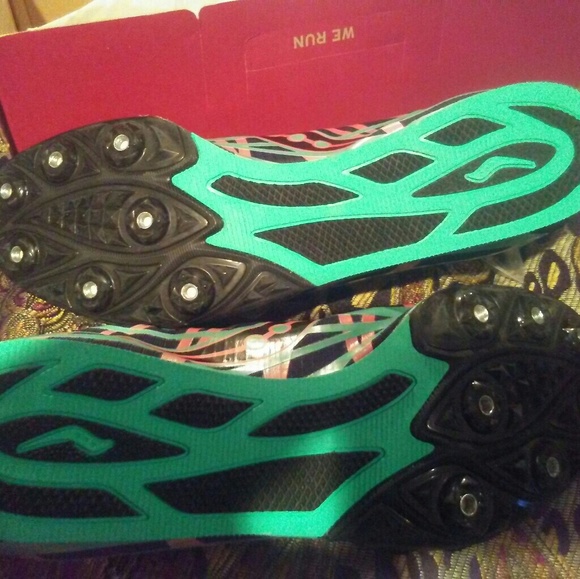 Saucony running shoes - Picture 6 of 6